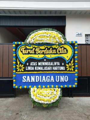Papan Bunga Duka di Obi Selatan